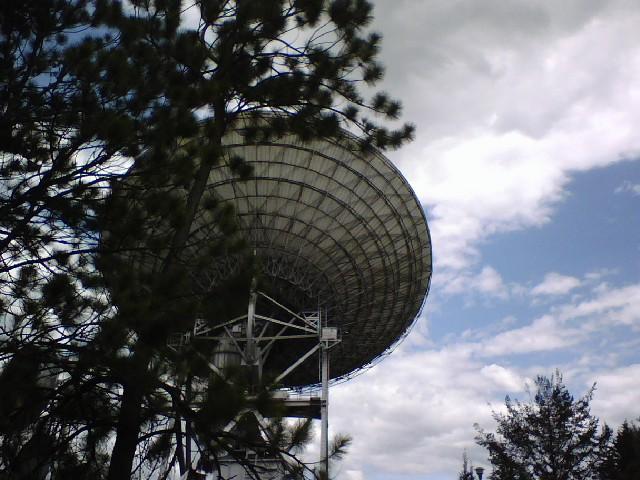 LargeSatelliteDish.jpg